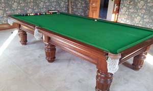 pool table removalists moving a 8 foot pub size pool table