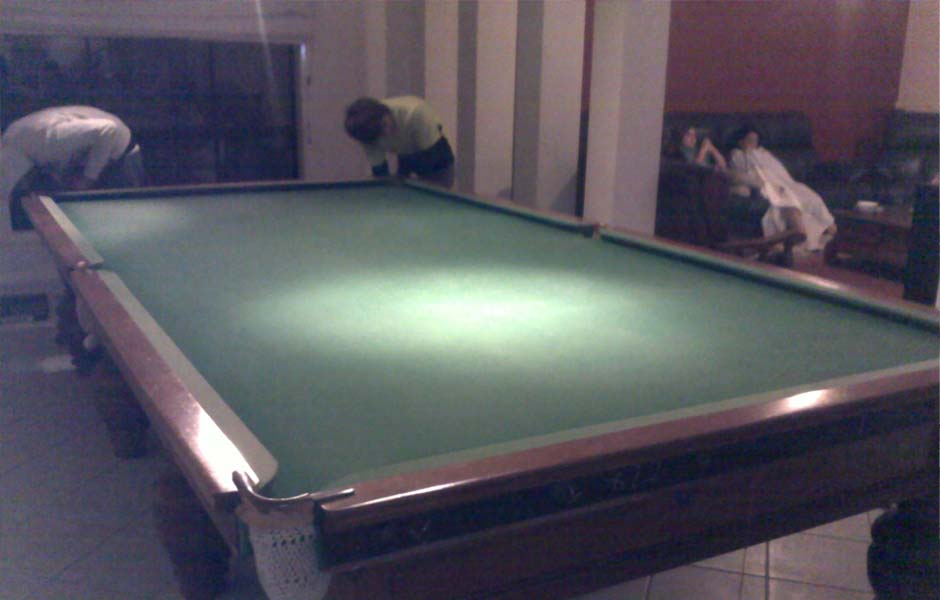 pool table removalists moving full size pool table
